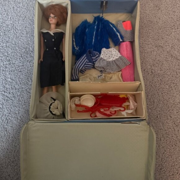 Mattel Vintage 1962 Barbie Midge Doll Blonde Bubble Cut w/ Accessories and Case - Picture 5 of 5